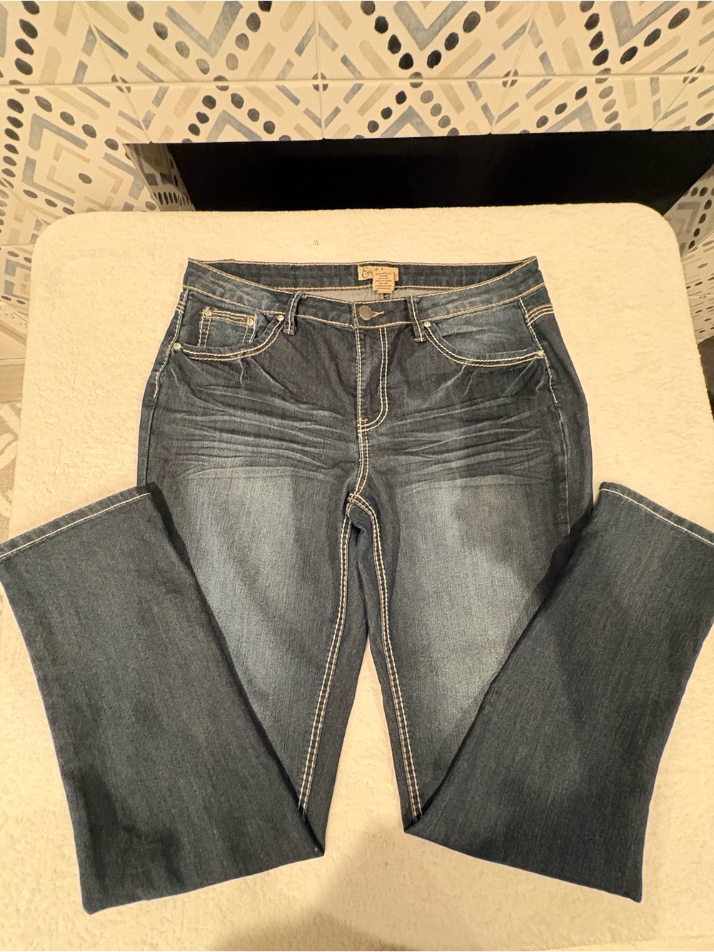 Earl Jeans Women's Boot Cut Dark Blue Denim w/ rhinestones. Size 14